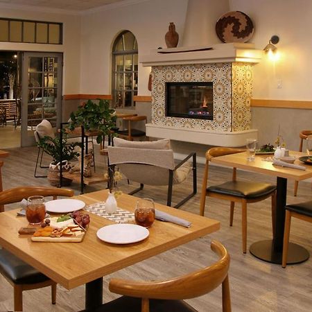 Отель Azure Palm Hot Springs Дезерт-Хот-Спрингс Экстерьер фото