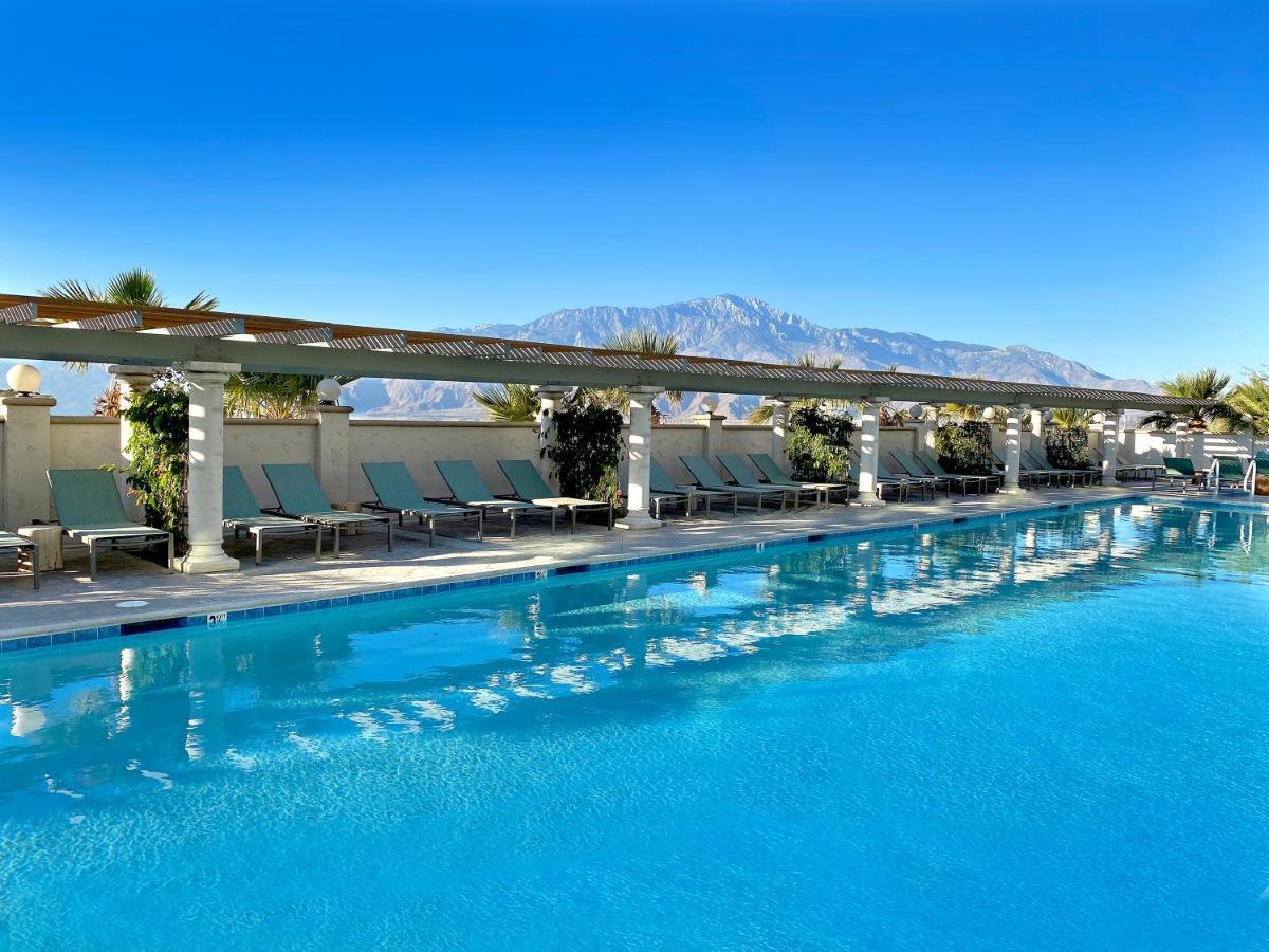 Отель Azure Palm Hot Springs Дезерт-Хот-Спрингс Экстерьер фото